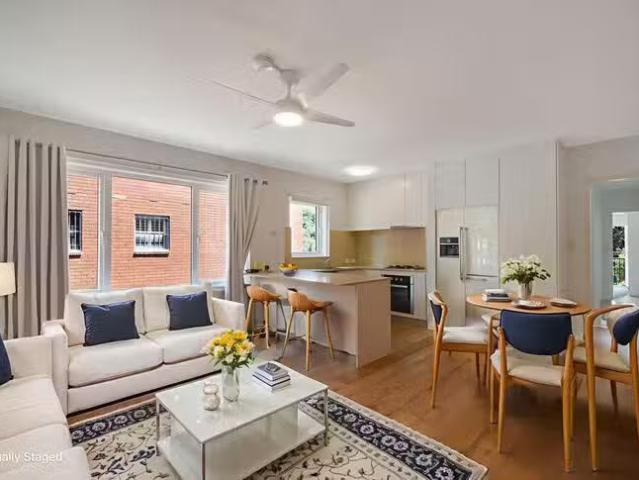 Charming 2 BR 4/4A Carr Street, Coogee, NSW 2034