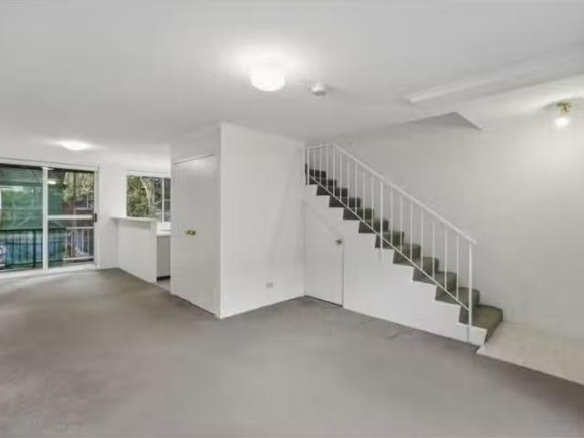 Cheap 2 BR 49/147 Talavera Road, Marsfield Townhouse for rent.