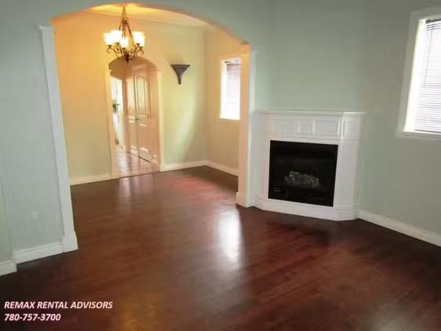 Rental! 2 BR 50457751 11415 101 St Nw