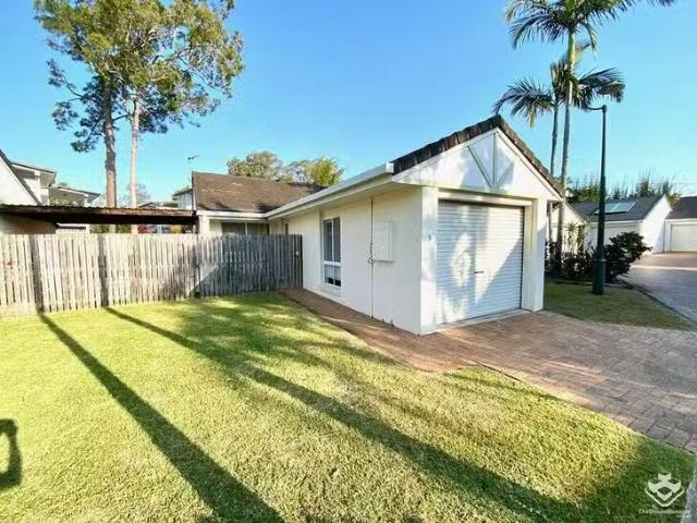 Unique 2 BR 5/14 Kensington Place, Birkdale, QLD 4159