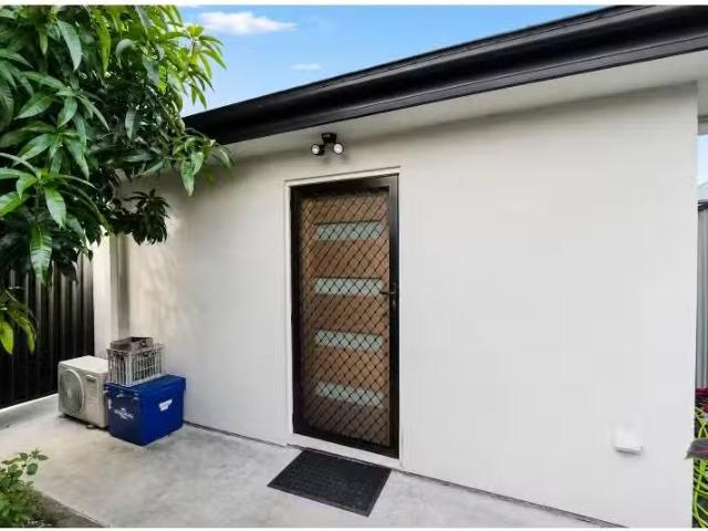 Just in! 2 BR 52 Palmer St, Guildford West House for rent Lis.