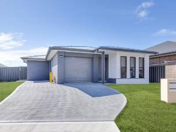 Charming 2 BR 52A Clinton Way, HAMLYN TERRACE Townhouse for re.