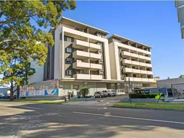 Nice 2 BR 5/3 17 Queen Street, Campbelltown Apartment for rent.