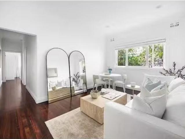 Nice 2 BR 5/84 Beach Road, Bondi Beach Apartment for rent Lis.