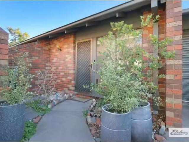Cheap 2 BR 5/881 Padman Drive, West Albury Apartment for rent.