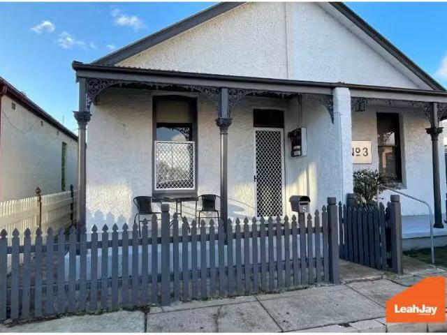 Rental! 2 BR 5 Moore Street, Maitland House for rent Listed b.