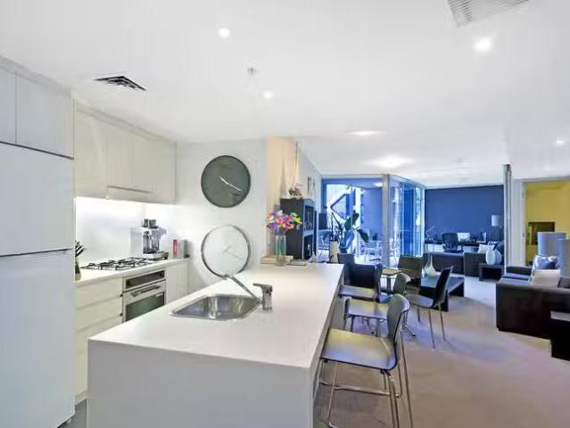 Charming 2 BR 608/23 Shelley Street, Sydney, NSW 2000