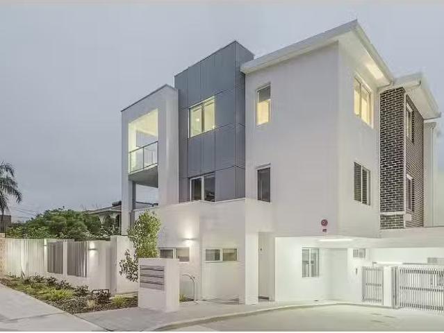 Charming 2 BR 6/174 Loftus Street, North Perth Apartment for r.