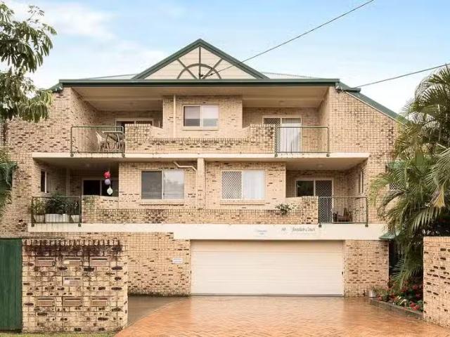 For Rent! 2 BR 6/39 Malcolm Street, Hawthorne, QLD 4171