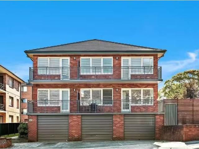 Unique 2 BR 6/42 Church Street, Wollongong Apartment for rent.
