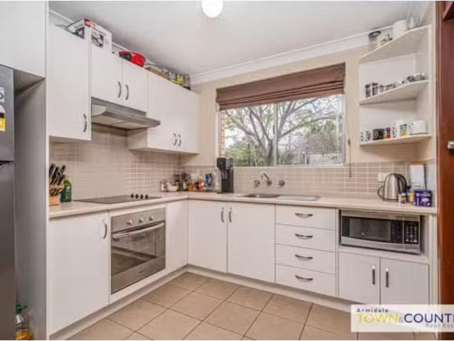 Unique 2 BR 6/95 Brown Street, ARMIDALE House for rent Listed.