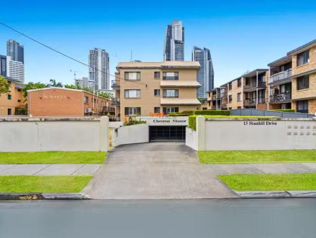 Deal! 2 BR 7/13 Stanhill Drive, SURFERS PARADISE, QLD 4217 U.