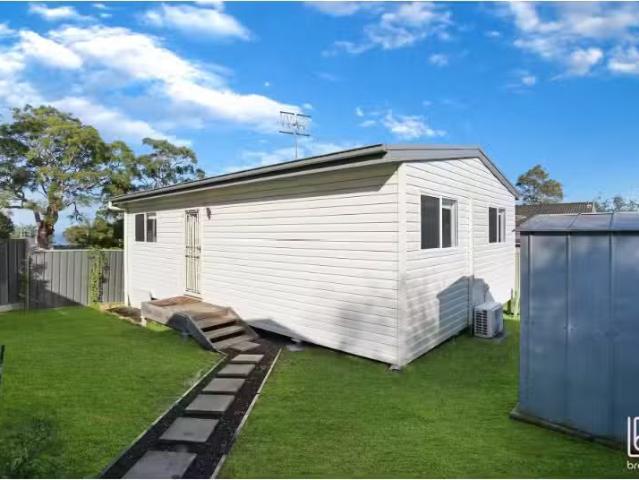 Rental! 2 BR 74a Minnamurra Road, GOROKAN House for rent List.
