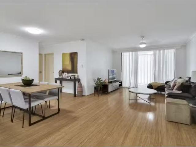 For Rent! 2 BR 76/41 Rocklands Road, Wollstonecraft Apartment.