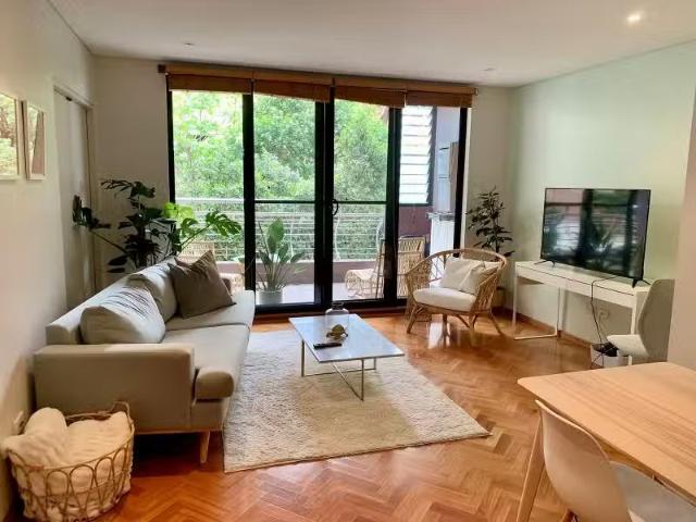 Deal! 2 BR 7/89 Queenscliff Road, Queenscliff House for rent.