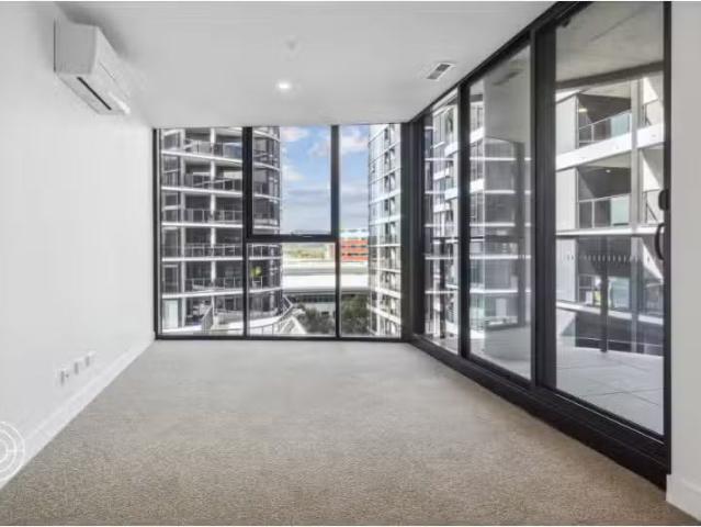 Cozy 2 BR 803/11 Launceton Street, Phillip Apartment for rent.