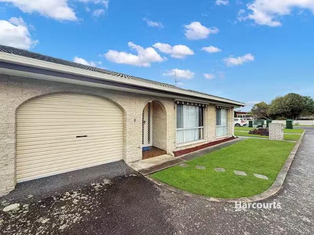 Unique 2 BR 8/226 William Street, DEVONPORT, TAS 7310 House.