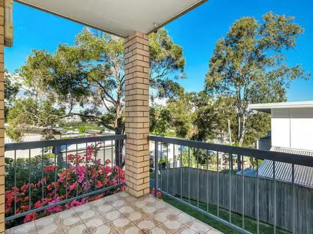 Cheap 2 BR 8/62 Howard Street, Paddington, QLD 4064