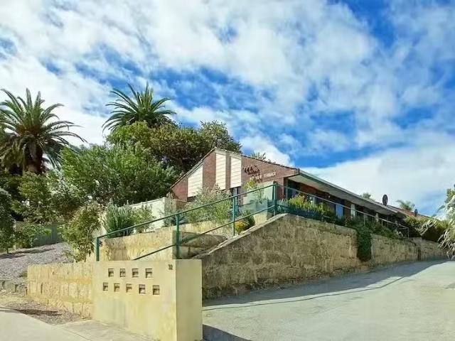 Cozy 2 BR 9/32 Clifton Crescent, Mount Lawley, WA 6050