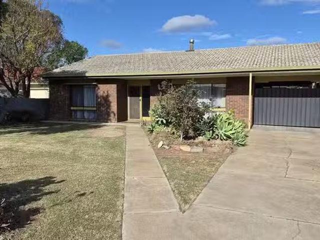 Nice 2 BR 95A Swanport Road, Murray Bridge, SA 5253