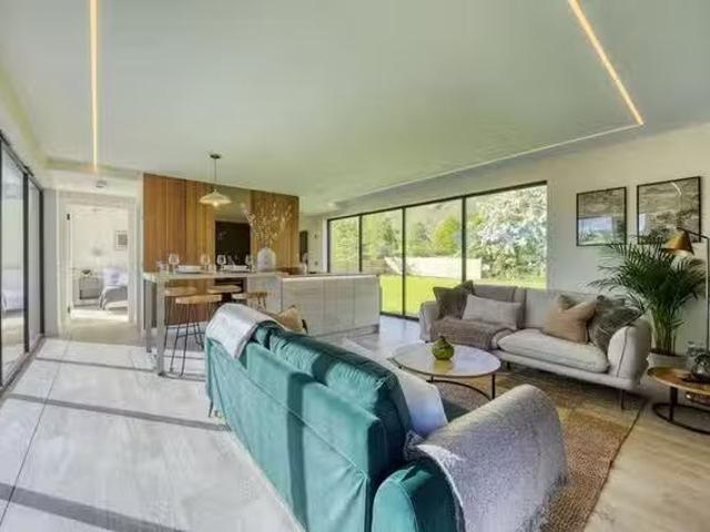 Charming 2 BR Crow Road