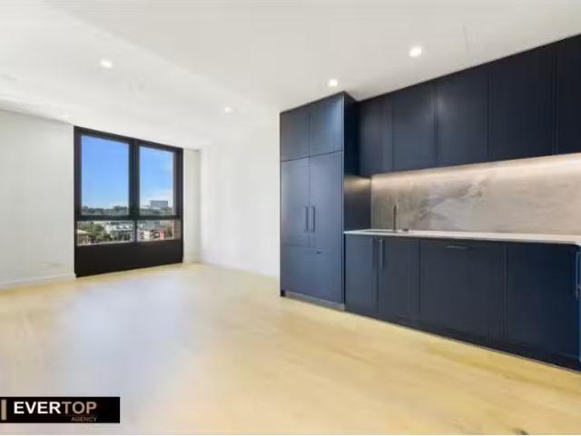 Cheap 2 BR C504/137 Anzac Parade, Kensington Apartment for ren.