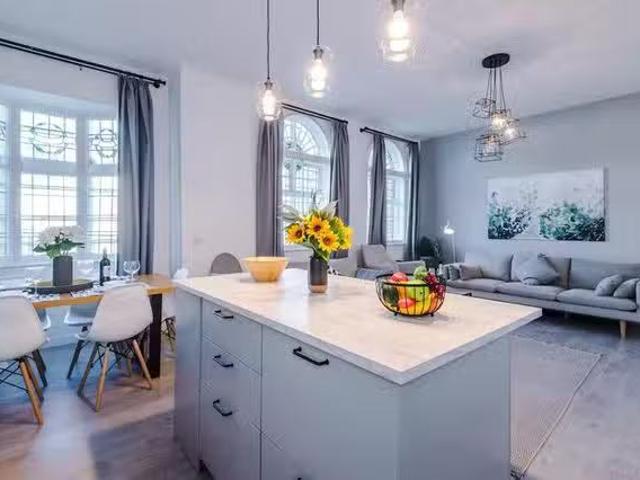 For Rent! 2 BR Great Hampton Street