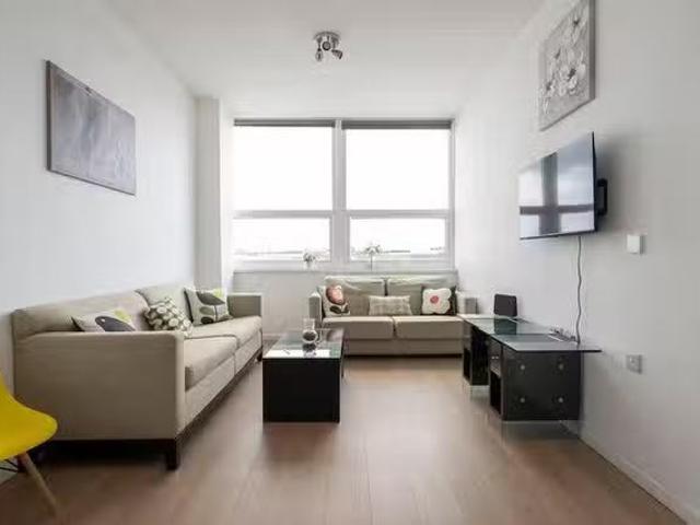 Deal! 2 BR Halfords Lane