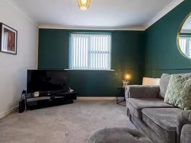 Cheap 2 BR Middleton Road