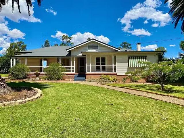 Cheap 2 Bradman Street, Cootamundra, NSW 2590
