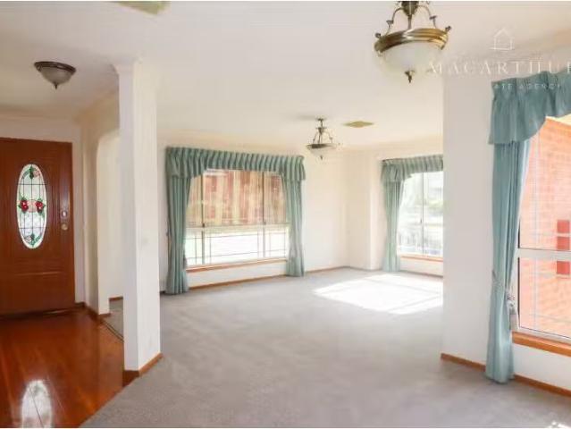 Just in! 2 Delvin Place, Kooringal House for rent Listed by L.