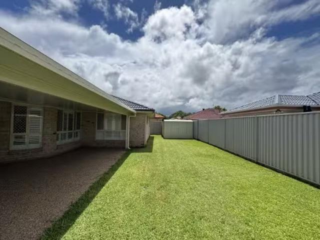 Cozy 2 Jasmine Place, BANORA POINT House for rent Listed by K.