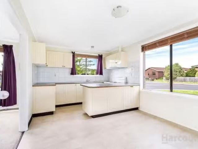 Just in! 2 Jasmine Place, EAST DEVONPORT, TAS 7310 House for.
