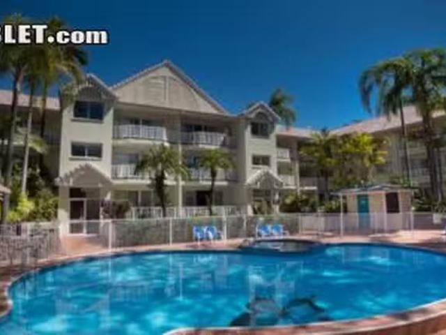 Deal! 2 Rooms 2750 Apartment 2 bedrooms in Surfers Paradise