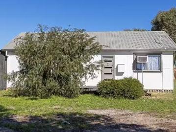 Rental! 2 Read Street, Green Head, WA 6514