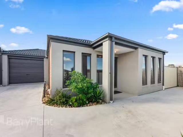 Deal! 3/42 Bent Street, St Albans VIC 3021