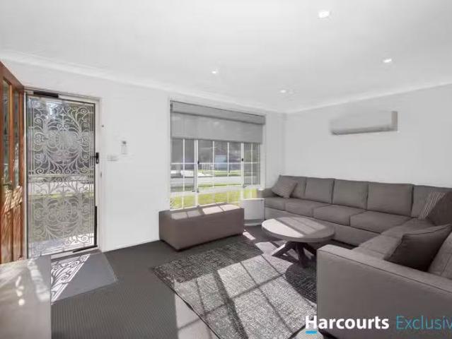 Cheap 34 Colebee Crescent, Hassall Grove, NSW 2761 House for.