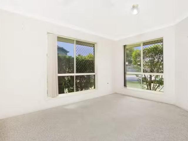 Just in! 34 Laguna Circuit, TINGALPA, QLD 4173 House for Rent