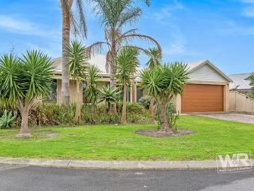 Cheap 34 Lakeside Drive, Mckail, WA 6330