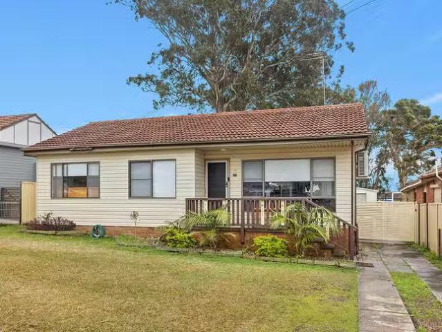 Cozy 34 Simpson Parade, Albion Park, NSW 2527