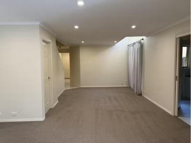 Deal! 3/4 Tauss Place, BRUCE Townhouse for rent Listed by Lea.