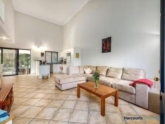 Cozy 3/51 Wallace Street, Chermside, QLD 4032