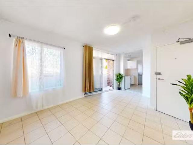Cozy 3/55 59 Goulburn Street, Liverpool Apartment for rent Li.