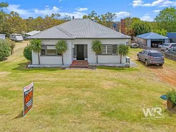 Charming 35 Muir Street, Mount Barker, WA 6324