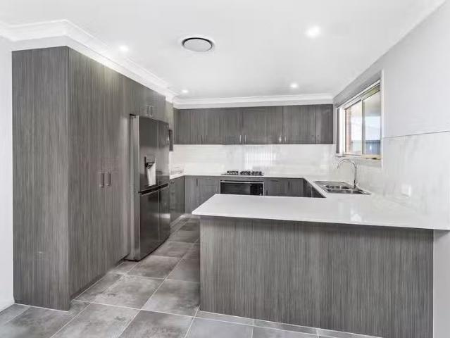 Nice 35 Bottlebrush Drive, Calderwood, NSW 2527 House for Rent