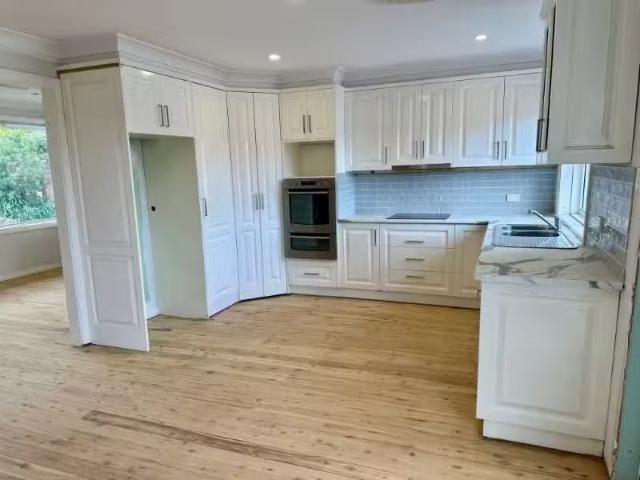 Rental! 35 Deptford Avenue, Kings Langley House for rent List.