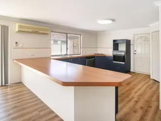 Cozy 35 Honeyeater Crescent, Geographe, WA 6280