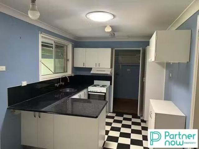 Cheap 35 Quinn Street, West Tamworth, NSW 2340