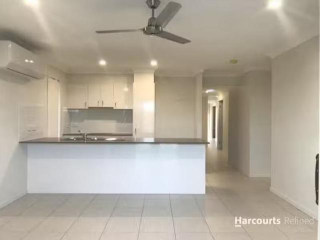 Just in! 35 Wicker Road, PARK RIDGE, QLD 4125 House for Rent