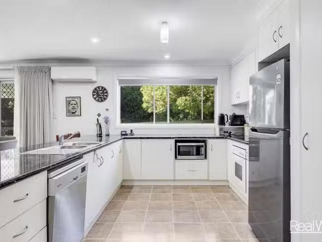 Deal! 363A Hume Street, South Toowoomba, QLD 4350
